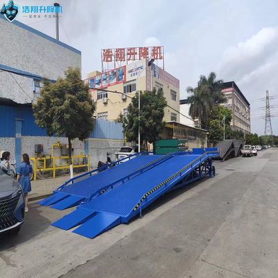 Warehouse Loading Ramp For Forklifts 12 Ton Heavy Duty Anti-Slip Diamond Surface Mobile Design